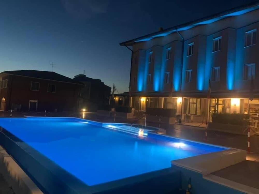 Hotel San Benedetto Peschiera del Garda Extérieur photo