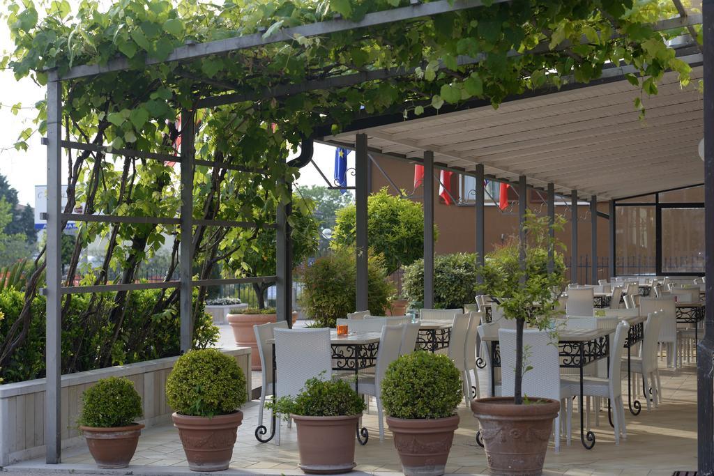 Hotel San Benedetto Peschiera del Garda Extérieur photo
