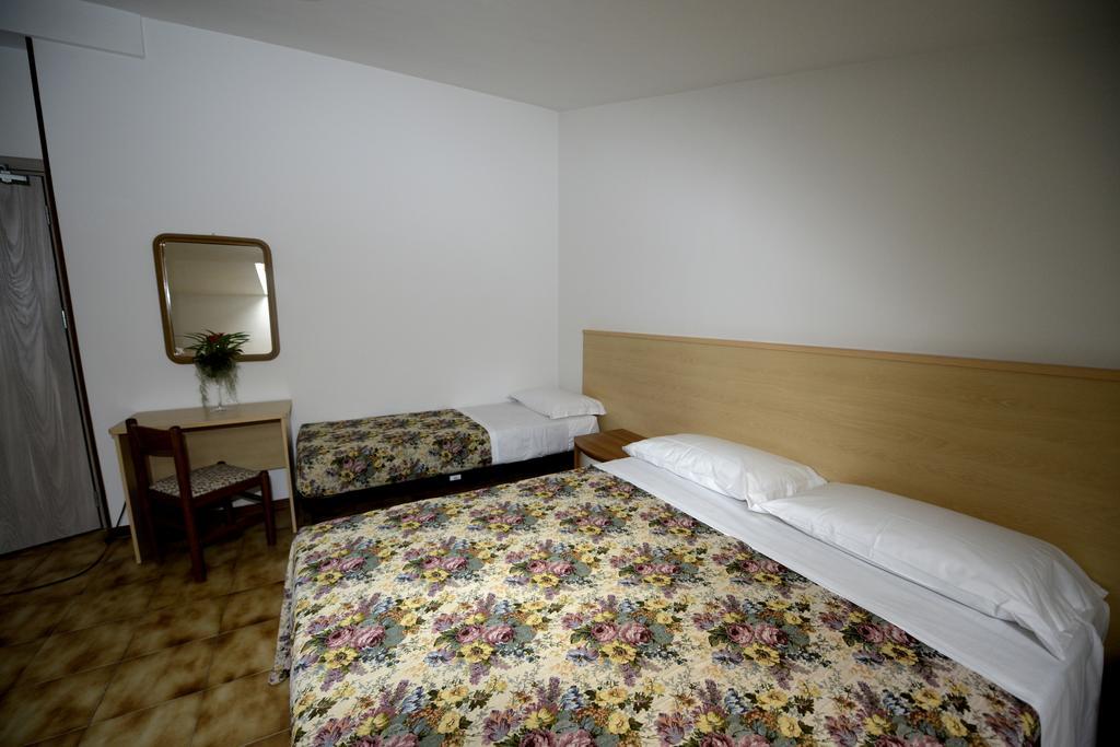 Hotel San Benedetto Peschiera del Garda Extérieur photo