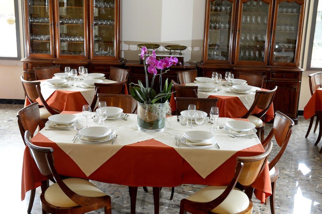 Hotel San Benedetto Peschiera del Garda Extérieur photo