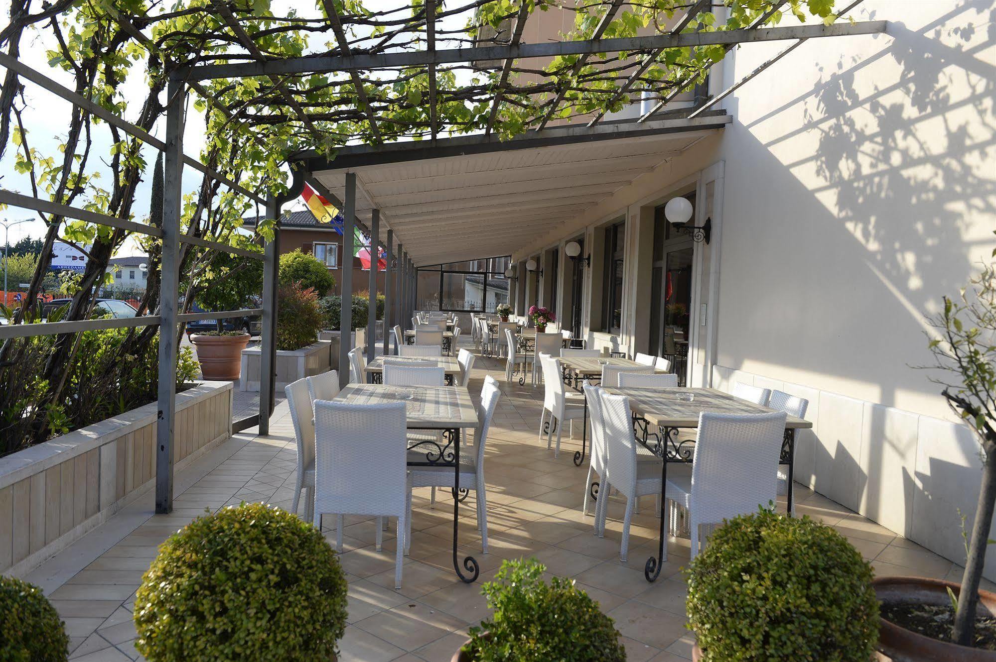 Hotel San Benedetto Peschiera del Garda Extérieur photo